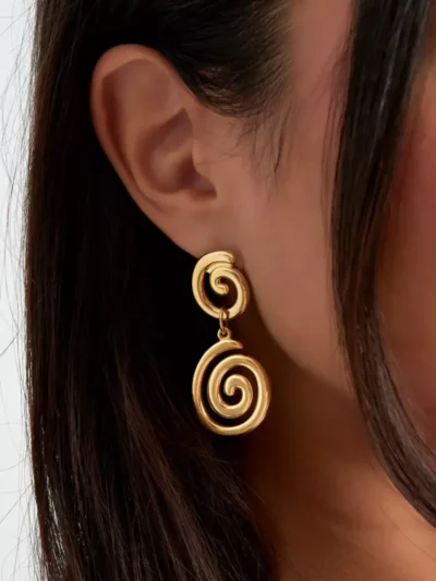 Yehwang Yehwang Oorbellen swirly wave | Zilver