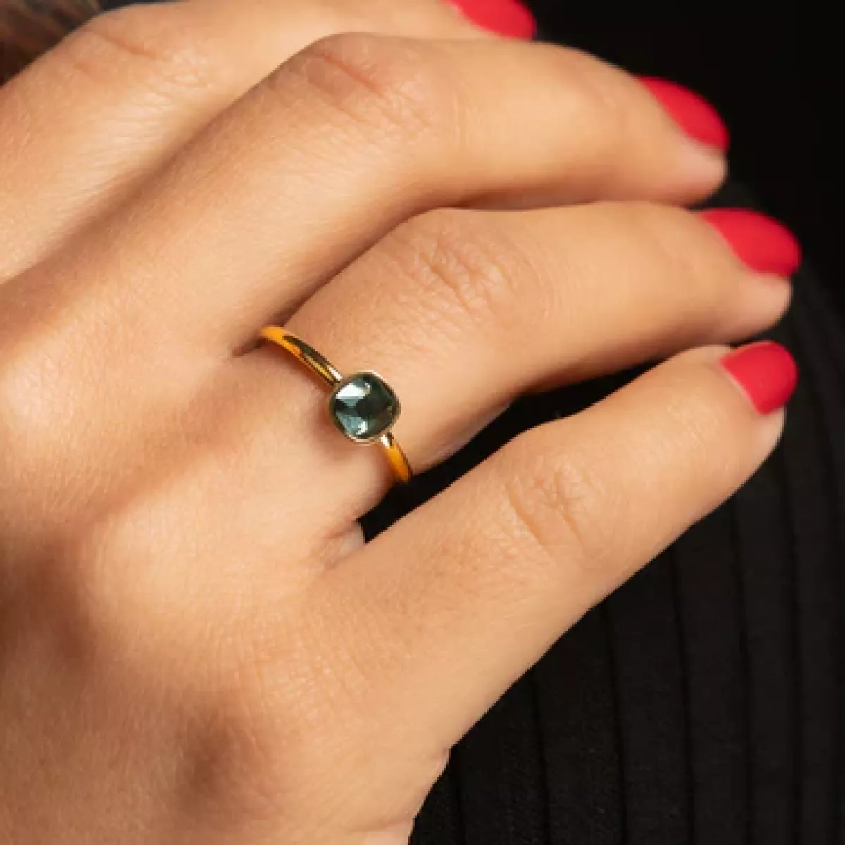 My Bendel Aanschuifring groene steen | Goud 2 My Bendel My Bendel Aanschuifring groene steen | Goud