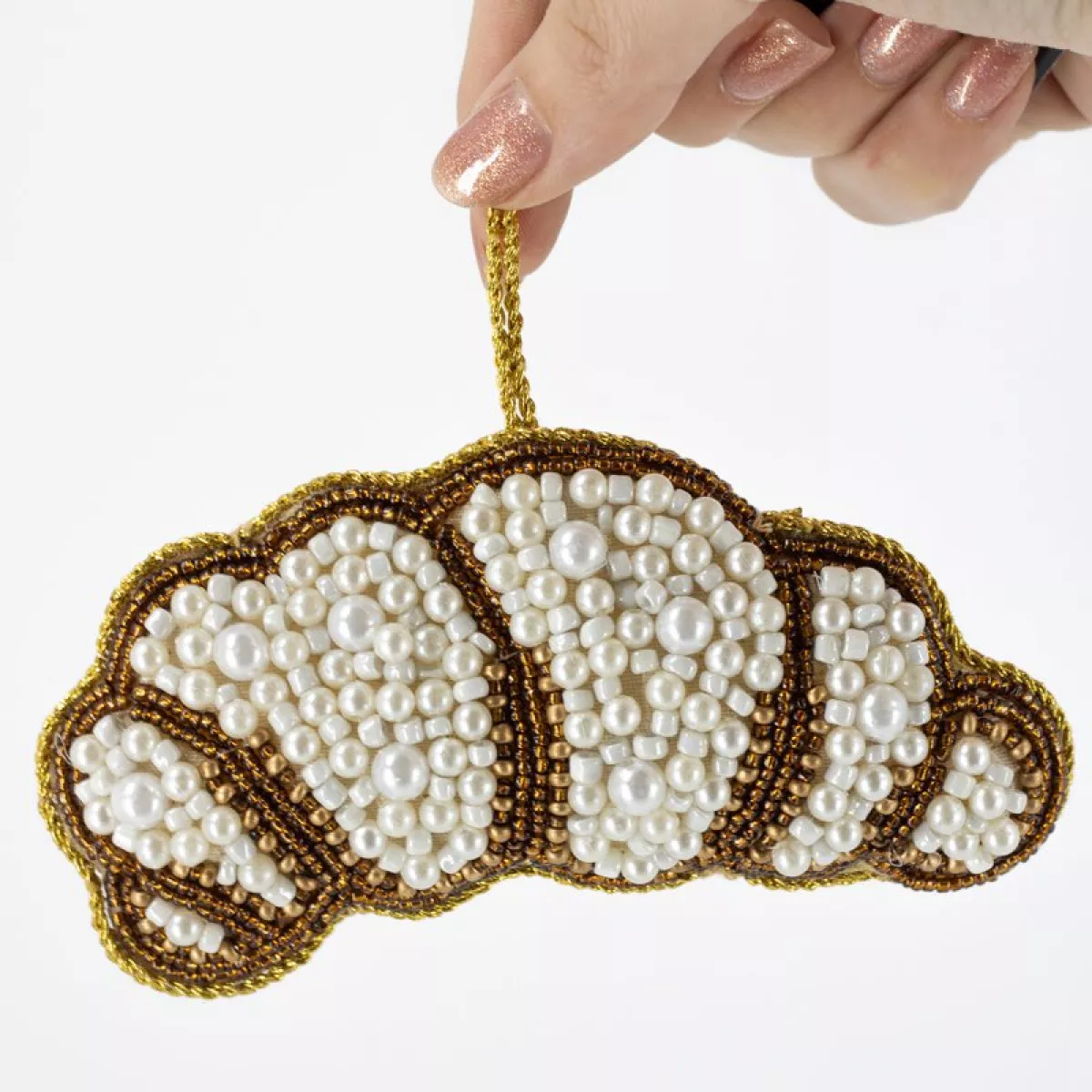 Manoon Hanger kralen croisant | Wit 2 Manoon Manoon Hanger kralen croisant | Wit