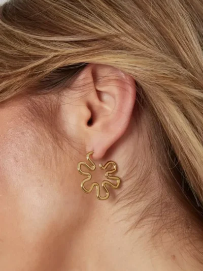 Yehwang Yehwang Hippie bloem oorbellen | Goud