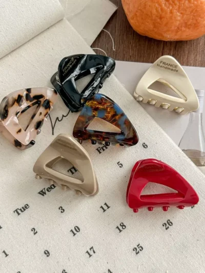 Yehwang Yehwang Mini triangle haar knip | Bruin