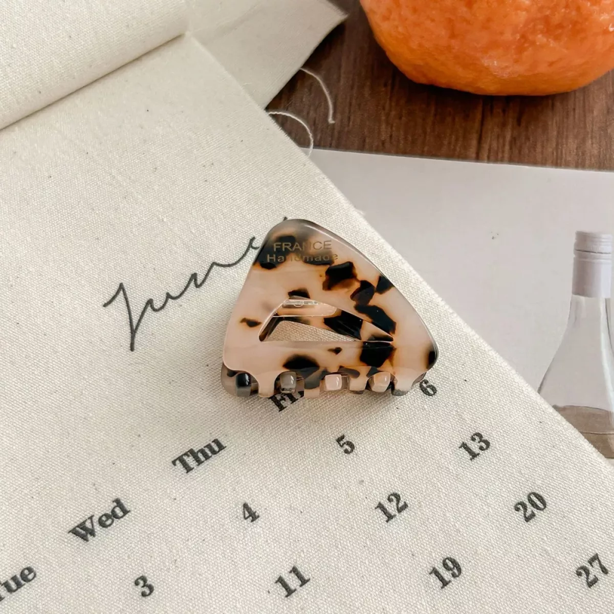 Yehwang Mini triangle haar knip | Bruin 1 Yehwang Yehwang Mini triangle haar knip | Bruin