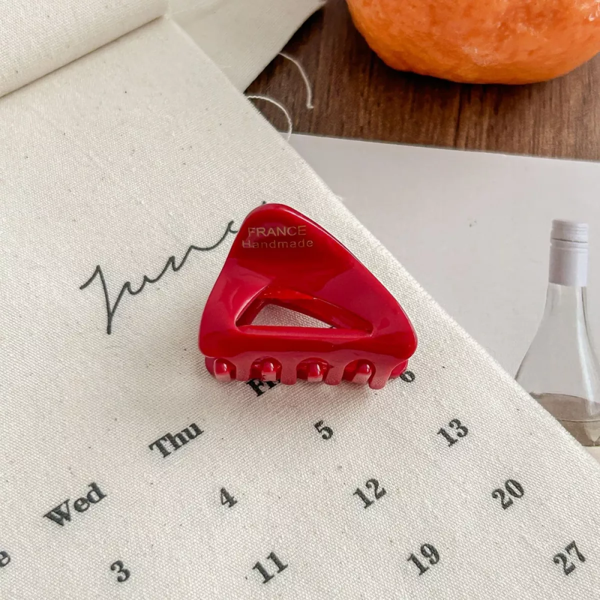 Yehwang Mini triangle haar knip | Rood 1 Yehwang Yehwang Mini triangle haar knip | Rood