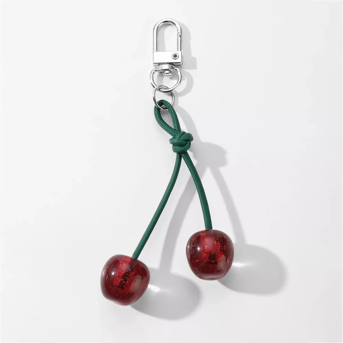 Manoon Kersen tas bedeltjes | Zilver 1 Manoon Manoon Kersen tas bedeltjes | Zilver