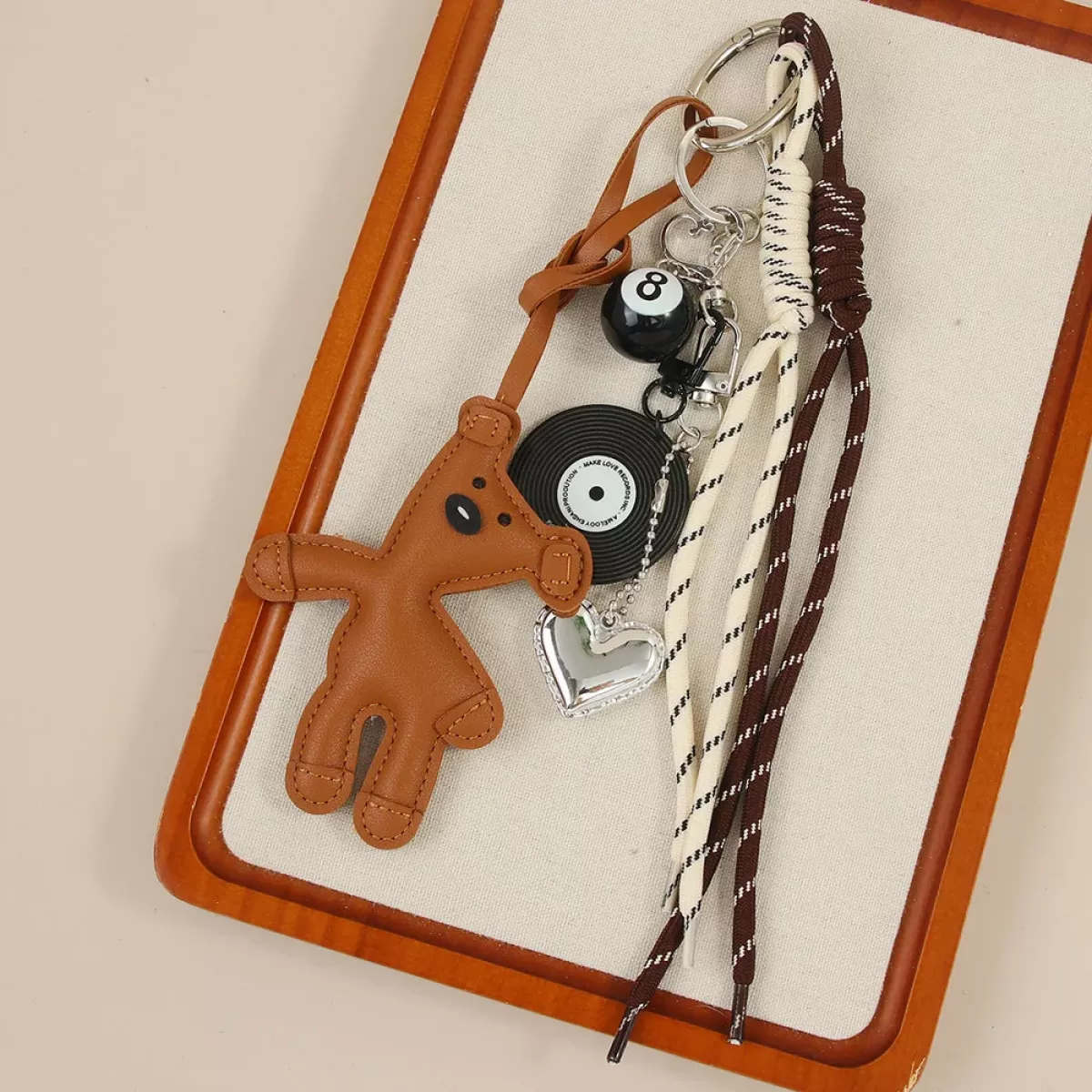 Manoon Schattige cartoonbeer Hanger | Bruin 2 Manoon Manoon Schattige cartoonbeer Hanger | Bruin