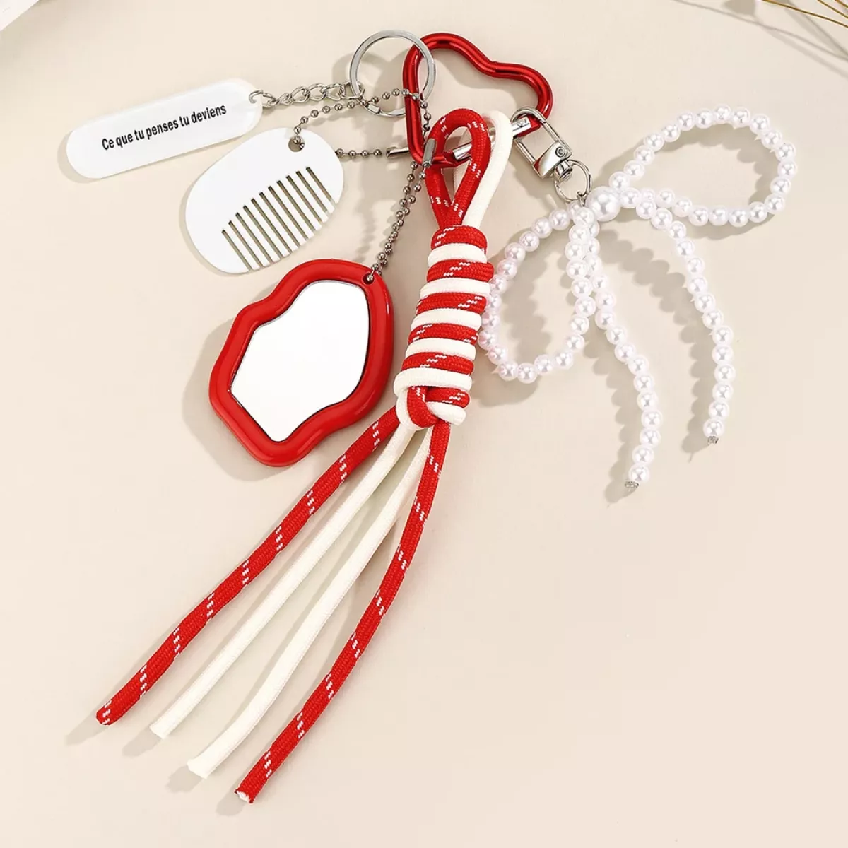 Manoon Spiegel met kam hanger | Rood 1 Manoon Manoon Spiegel met kam hanger | Rood