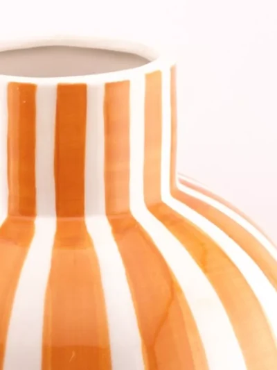 Manoon Manoon Vaas keramiek Orb striped | Oranje