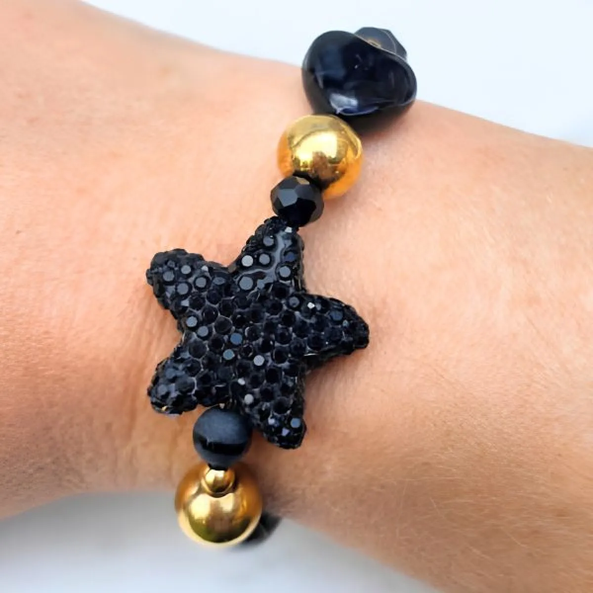 LabelSix Kralenarmband amazing black | Goud 2 LabelSix LabelSix Kralenarmband amazing black | Goud