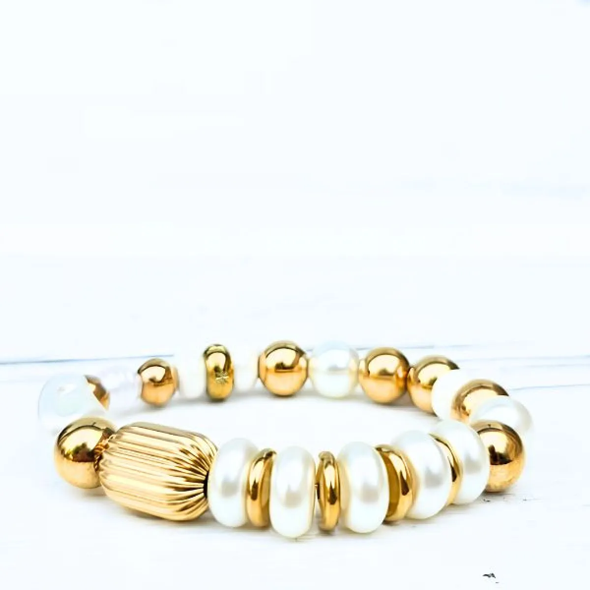 LabelSix Kralenarmband Amazing Pearls | Goud 1 LabelSix LabelSix Kralenarmband Amazing Pearls | Goud