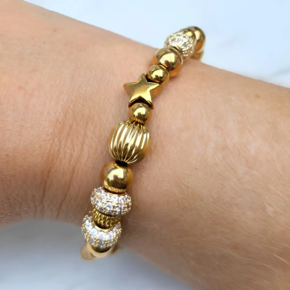 LabelSix Kralenarmband amazing sparkles | Goud 2 LabelSix LabelSix Kralenarmband amazing sparkles | Goud