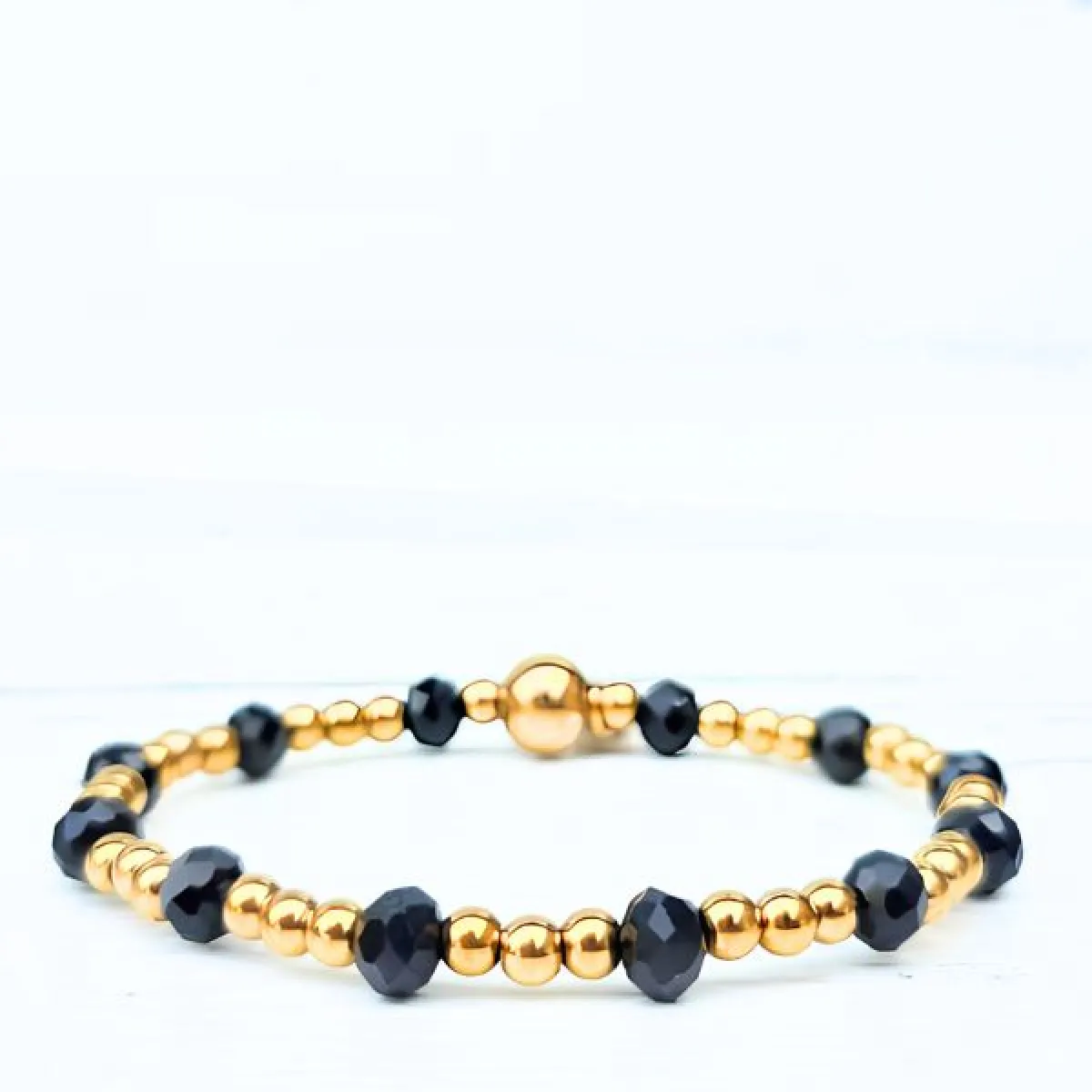 LabelSix Kralenarmband Black Facet | Goud 1 LabelSix LabelSix Kralenarmband Black Facet | Goud