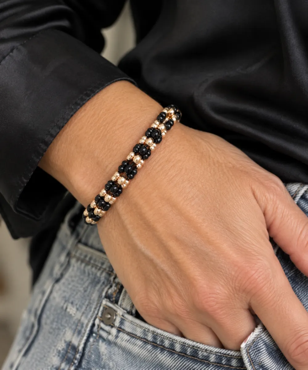 LabelSix Kralenarmband black flower | Goud 2 LabelSix LabelSix Kralenarmband black flower | Goud