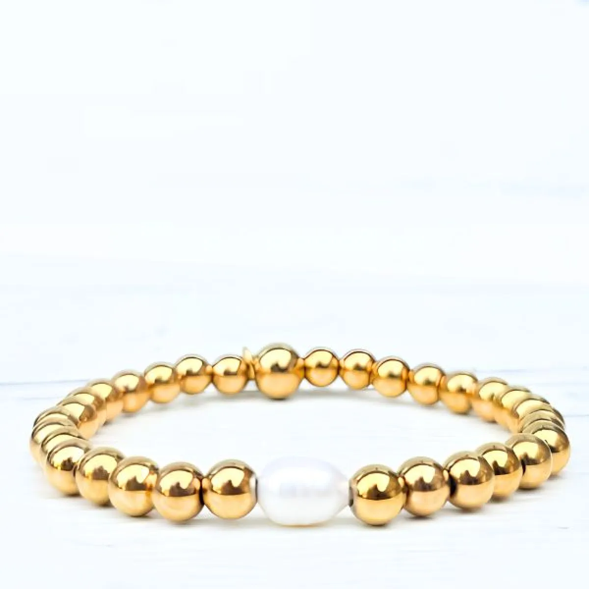 LabelSix Kralenarmband Little Pearl | Goud 1 LabelSix LabelSix Kralenarmband Little Pearl | Goud