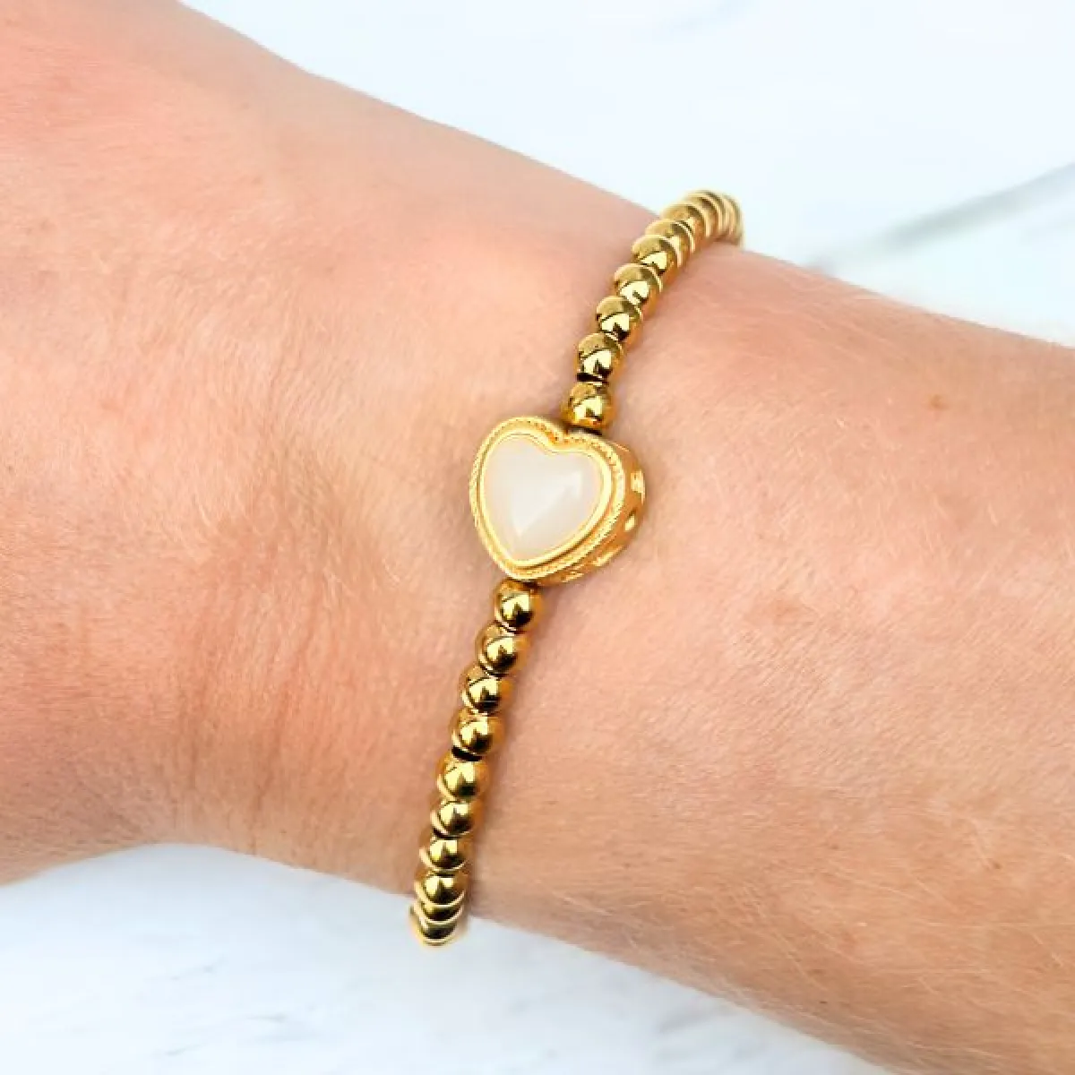 LabelSix Kralenarmband pearl heart | Goud 2 LabelSix LabelSix Kralenarmband pearl heart | Goud