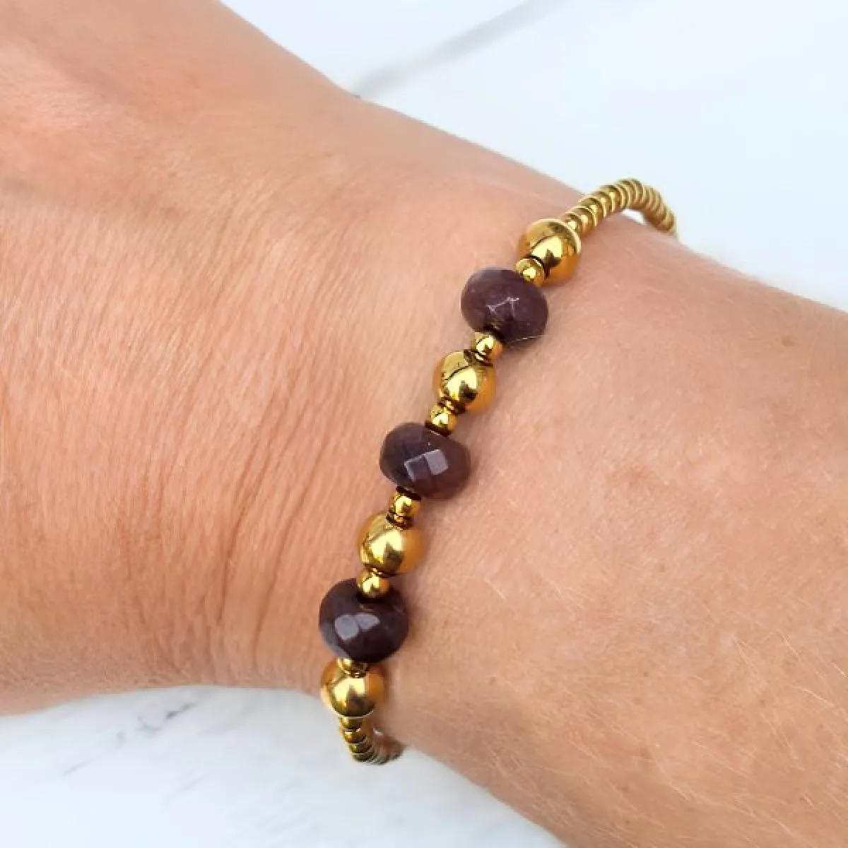 LabelSix Kralenarmband Triple Facet | Goud 2 LabelSix LabelSix Kralenarmband Triple Facet | Goud