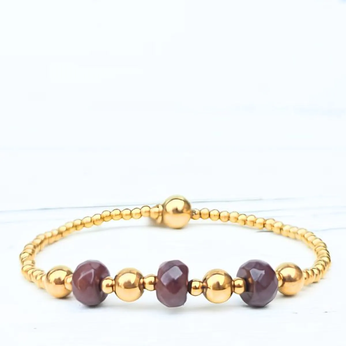 LabelSix Kralenarmband Triple Facet | Goud 1 LabelSix LabelSix Kralenarmband Triple Facet | Goud