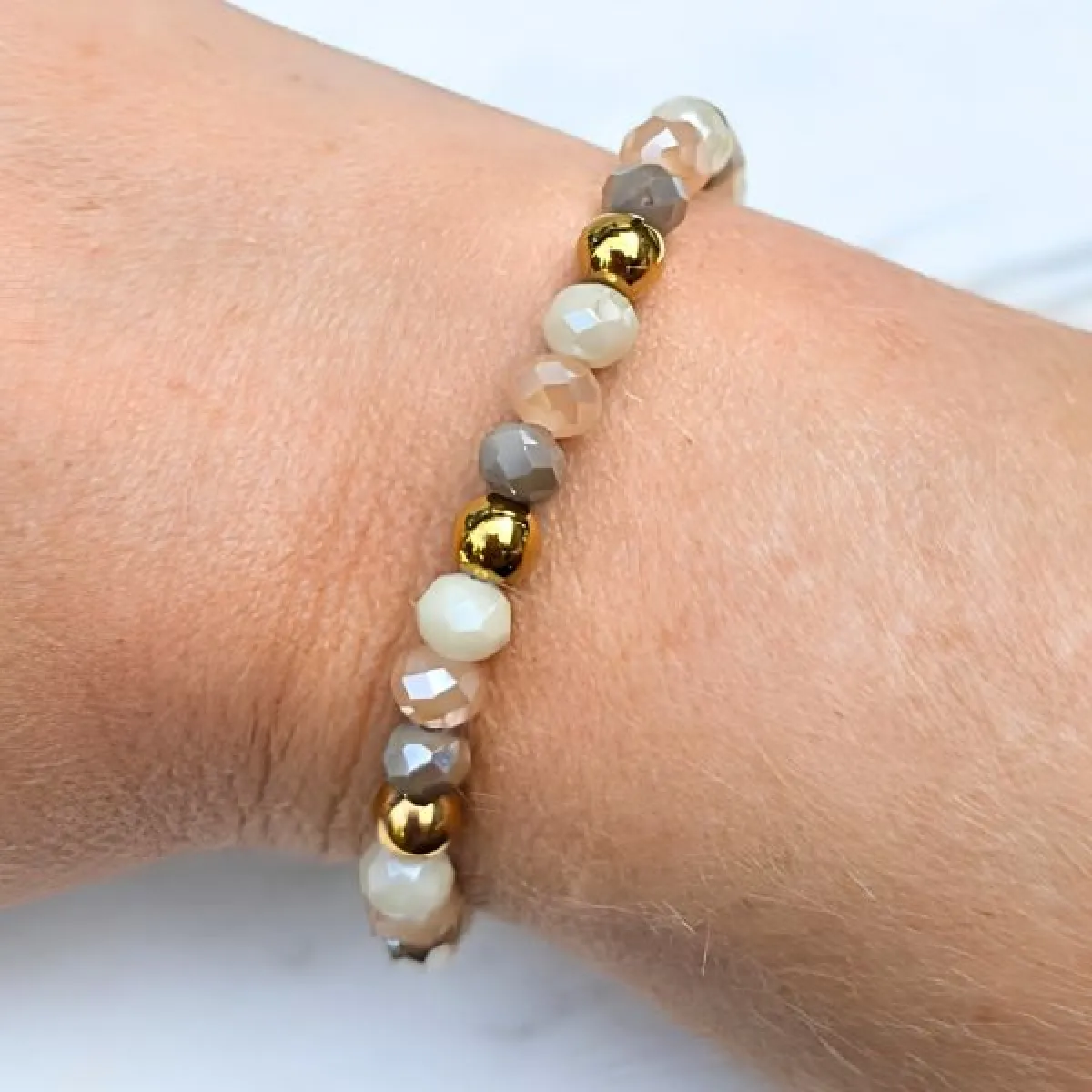 LabelSix Kralenarmband Triple Nude | Goud 2 LabelSix LabelSix Kralenarmband Triple Nude | Goud