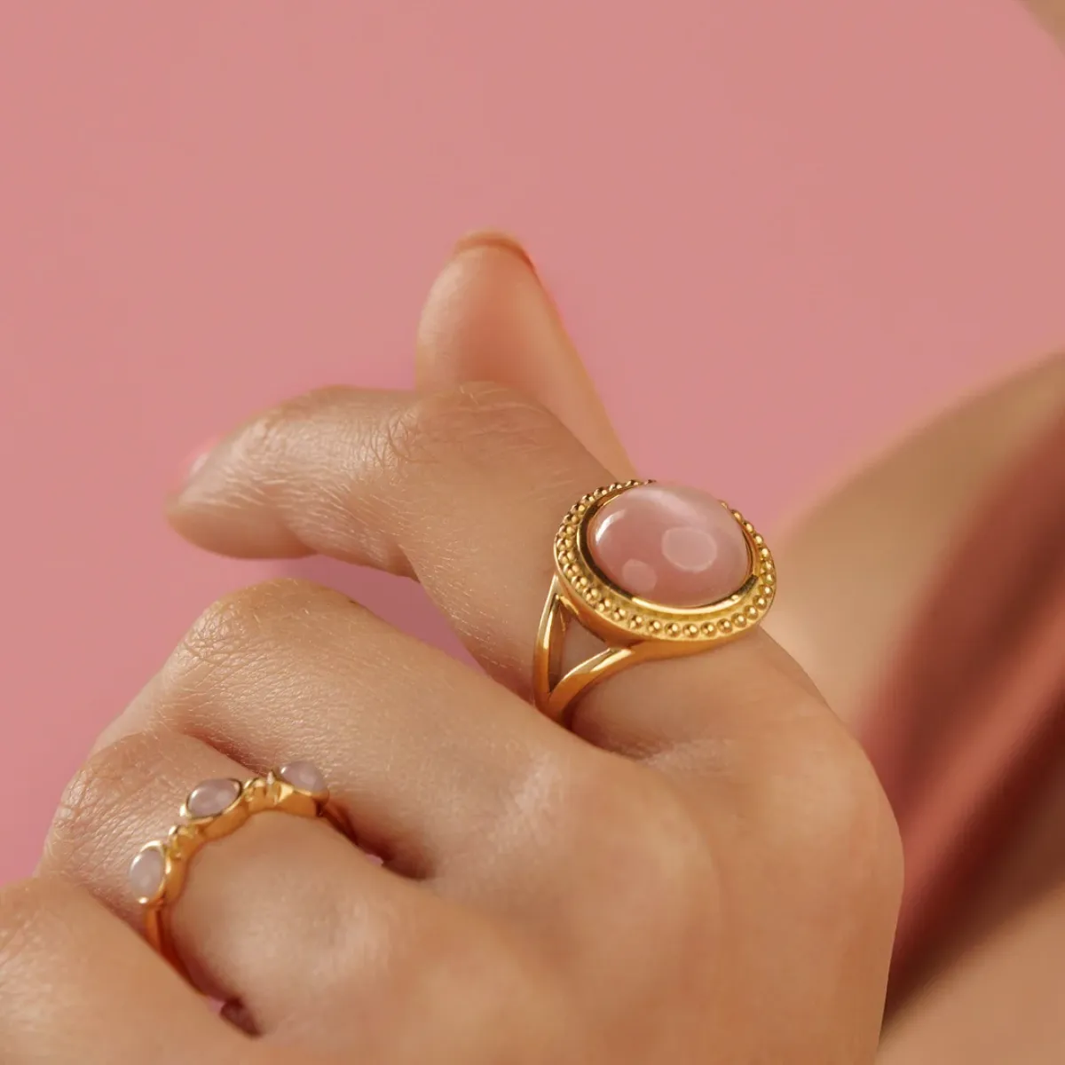 My Bendel Vintage Ring Pink Moonstone | Goud 2 My Bendel My Bendel Vintage Ring Pink Moonstone | Goud